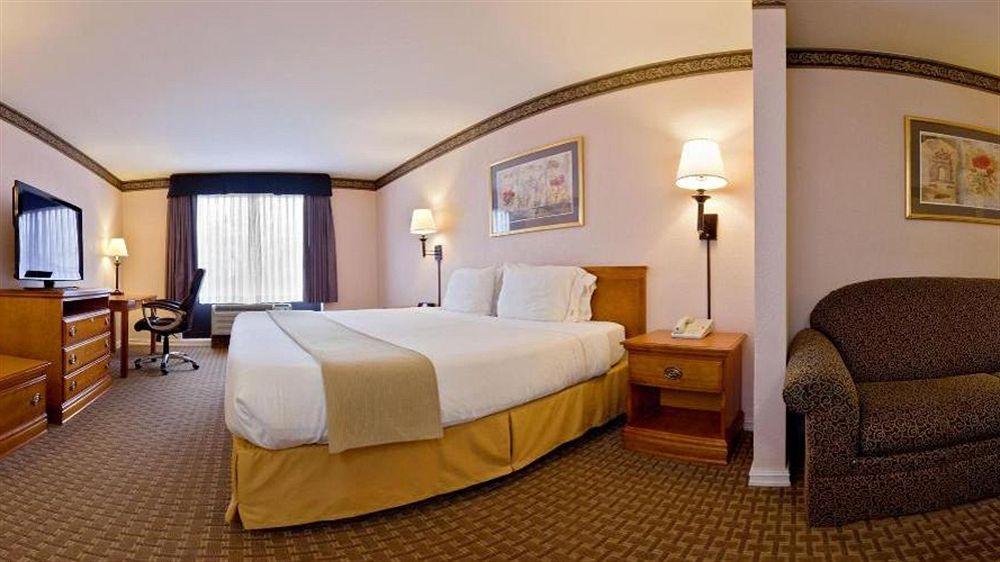 Holiday Inn Express North טיילר מראה חיצוני תמונה