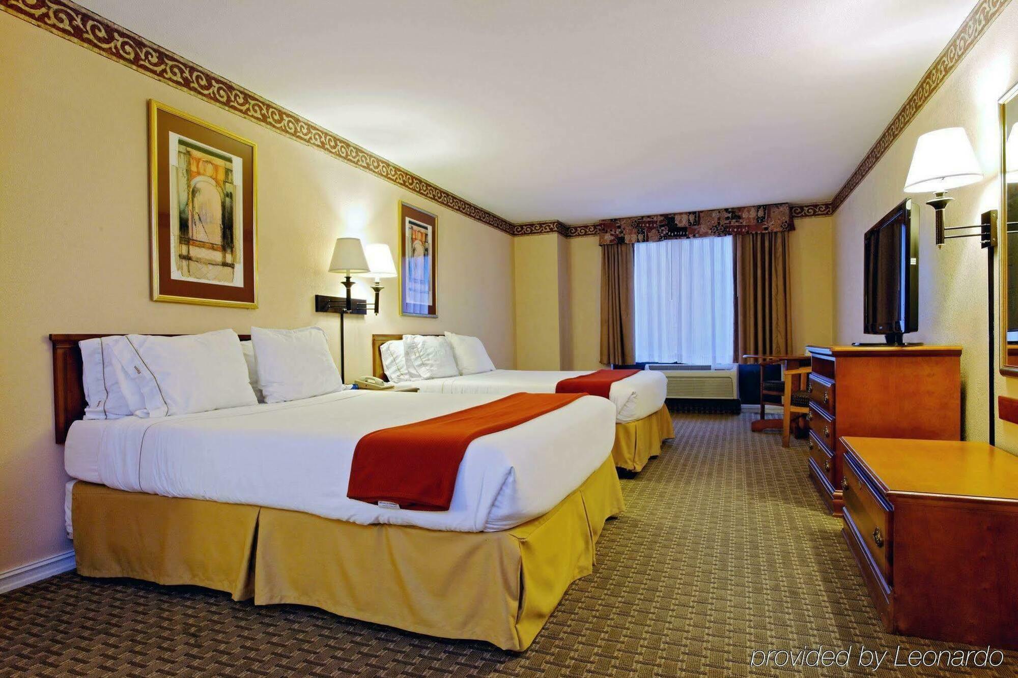 Holiday Inn Express North טיילר מראה חיצוני תמונה